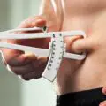 5 způsobů, jak zjistit procento tuku v těle