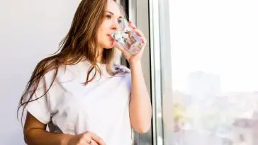 Pomáhá pití vody s hubnutím?