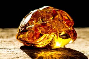 Quels sont les bienfaits de l’ambre pierre en lithothérapie