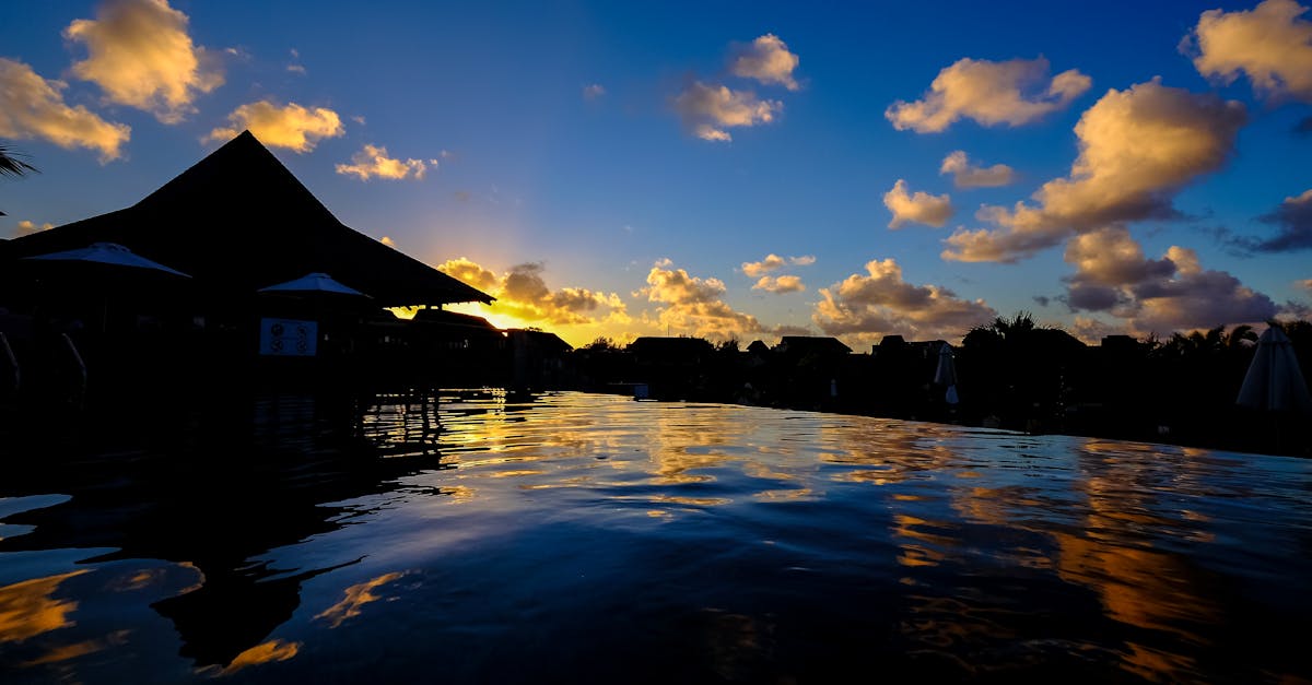découvrez l'île maurice, un paradis tropical connu pour ses plages de sable blanc, ses eaux turquoise et ses paysages spectaculaires. explorez sa culture vibrante, sa cuisine exotique et ses nombreuses activités pour un séjour inoubliable.