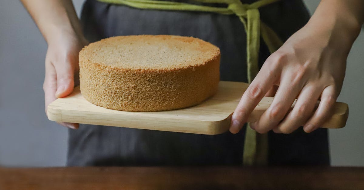 découvrez la recette classique du sponge cake, un gâteau moelleux et aérien, parfait pour tous vos desserts et occasions spéciales. conseils, astuces et variantes incluses pour réussir à coup sûr !