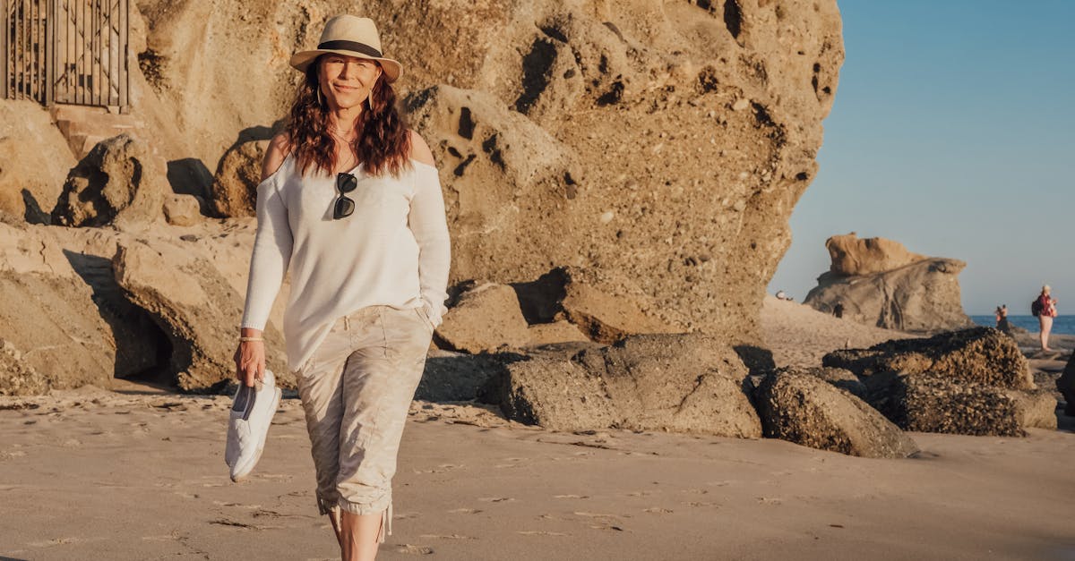 découvrez tout sur les marées : explications, causes, cycles et l'impact des marées sur la vie et les activités humaines. informations claires et complètes sur les phénomènes des marées.